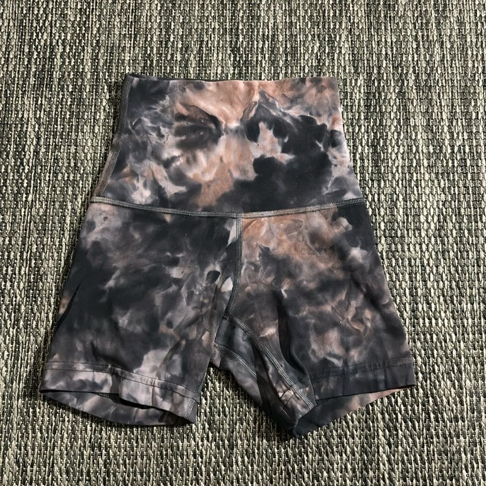 Lululemon Align Super High Rise Short *10"